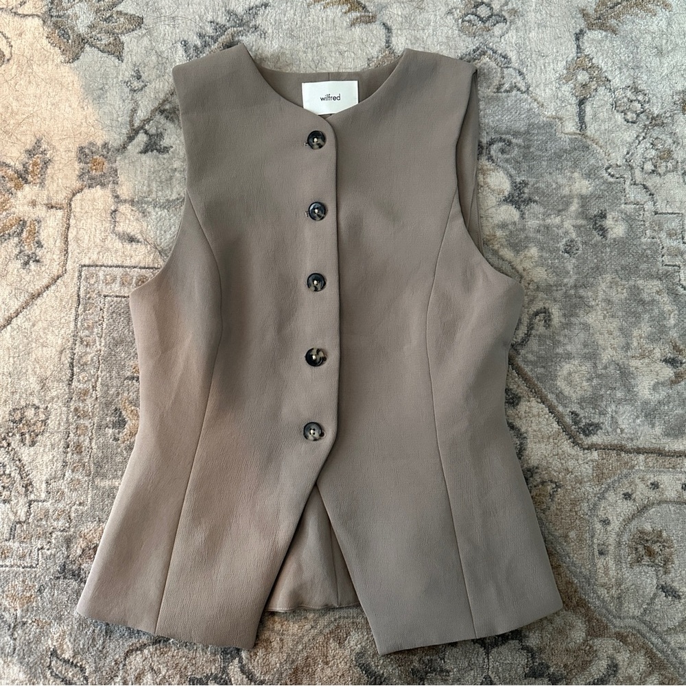 Wilfred Beige Sleeveless Vest